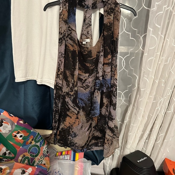 Elegant Abstract Women's Blouse - Picture 4 of 6